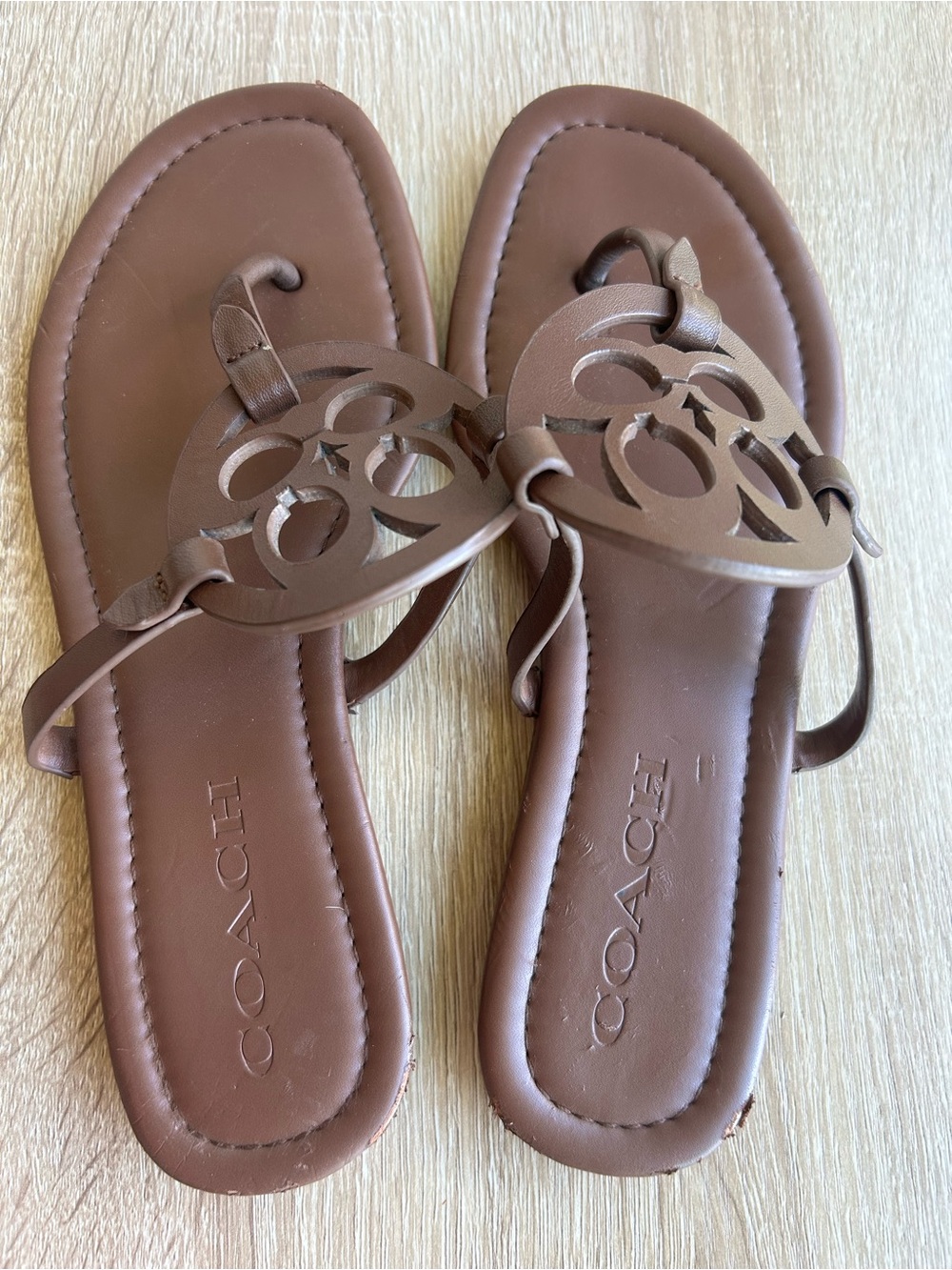 COACH Women's Brown Leather Logo Thong Sandals 5
